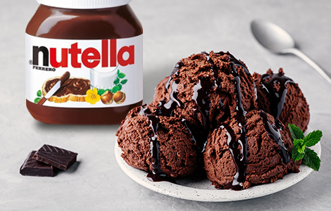 Ice Cream With Nutella Sauce